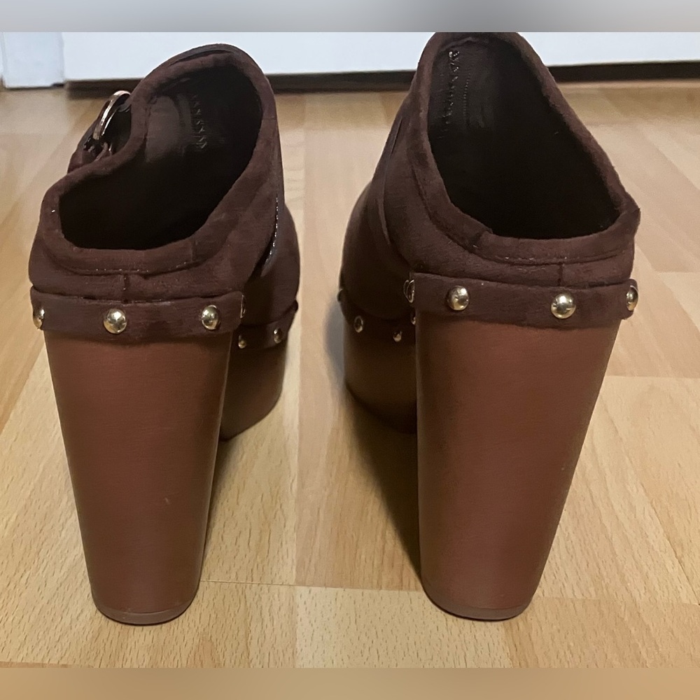 Brown Suede Studded High Heel Platform Clogs: Size 8 - Picture 4 of 5